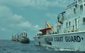 Áp giải 3 tàu cá Thái Lan ra khỏi vùng biển Việt Nam