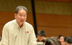 "Anh này nhìn vợ tôi đắm đuối, tôi kiện, tòa có xử hay không?"