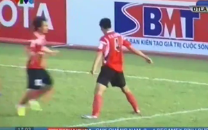 Phá lưới HAGL, cầu thủ ăn mừng như Ronaldo