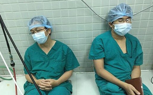 Làm bác sĩ ở Việt Nam sướng hay khổ?