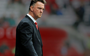 Thương cho ai đó đến "hứng" di sản của Van Gaal!