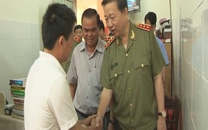 Bộ trưởng Tô Lâm thăm hỏi Phó Giám đốc công an tỉnh bị thương trong vụ nổ mìn tự sát