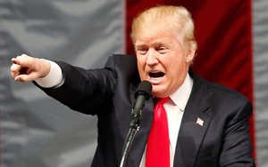 Donald Trump gọi Hillary Clinton là kẻ “bẩn thỉu, độc ác”