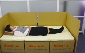 Giường hộp - phát minh độc đáo giúp người Nhật vượt qua động đất