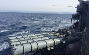 Tàu khu trục Nga săn ngầm ngoài khơi Syria