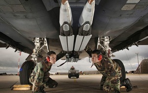 Úc mua thêm bom định hướng, chờ đợi sở hữu F-35