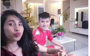 Công Vinh, Thủy Tiên nắm chặt tay nhau tình cảm trong ngày đầu năm