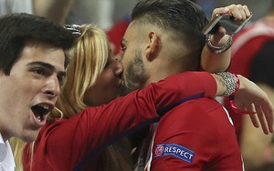 Cận cảnh "vai nữ" trong cảnh tình ái đình đám nhất đêm CK Champions League