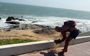 Sự "khùng" của vị khách Tây ở Phan Thiết khiến nhiều người xấu hổ