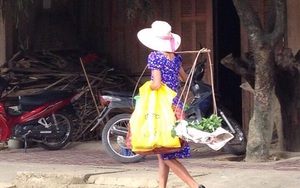 Hình ảnh chị bán rau "thời trang" nhất Lào Cai