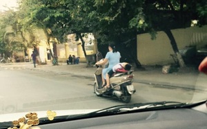 Hành động nguy hiểm của các ông bố bà mẹ bao giờ mới dừng?