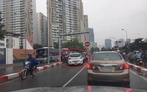 Sáng nay, tài xế taxi khiến cả một phố Hà Nội bức xúc