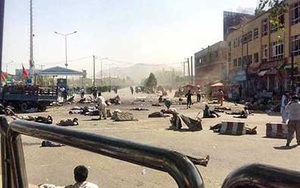 IS đánh bom tự sát, cảnh sát Afghanistan bỏ chạy