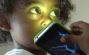 100 nhà khoa học đang khẩn cầu Liên Hợp Quốc cảnh báo về tác động khủng khiếp của điện thoại lên trẻ em