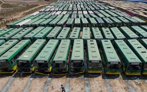[Photo] "Nghĩa địa" xe buýt tại Trung Quốc nhìn từ trên cao