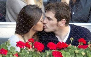 Casillas bí mật cưới cô phóng viên xinh đẹp Sara Carbonero