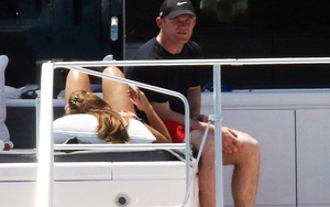 Chạy trốn khỏi nước Anh, Rooney buồn rười rượi tại Ibiza