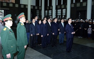 Thủ tướng viếng Thứ trưởng GTVT Phạm Quý Tiêu