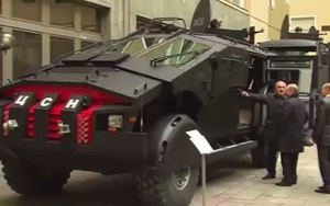 Tổng thống Putin duyệt xe quân sự mới