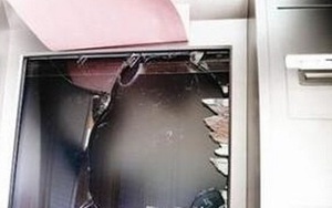 Đập vỡ 22 máy ATM do tức giận vì không tìm được việc làm