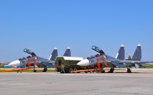 Bị NATO khiêu khích ở Biển Đen, Su-30SM Nga lập tức tới Crimea, sẵn sàng chiếu đấu