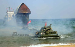 Choáng với lai lịch tàu đổ bộ "quái dị" của Triều Tiên