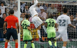 Cú "úp rổ" đáng giá trăm tỉ của Ronaldo