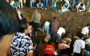 Được lộc trời, người dân hò nhau đi đào bới cả ngày lẫn đêm