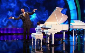 ‘Vua hài’ Mỹ 'chết đứng' trước thần đồng piano gốc Việt