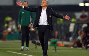Man United bại trận, Mourinho lập tức bị lây "bệnh" của Van Gaal