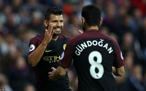 Aguero bừng sáng, Man City "đè bẹp" địch thủ khó chơi