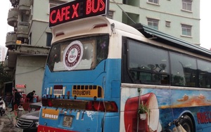 Độc nhất Hà thành: Lên xe buýt uống... cafe