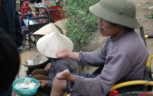 Hàng trăm “cái bang” vây đền Mẫu, Phủ Dầy, chợ Viềng đầu năm