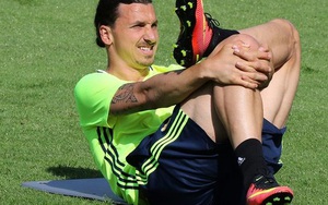 ĐT Thụy Điển làm căng, Ibrahimovic "hết đường" đến Man United