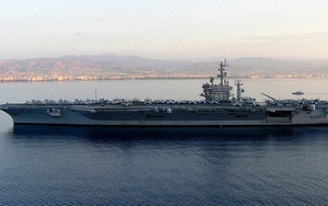 3 cảnh sát Pháp lạc trên tàu sân bay USS Eisenhower