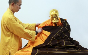Dát vàng thi hài vị cao tăng được phong “Phật sống”