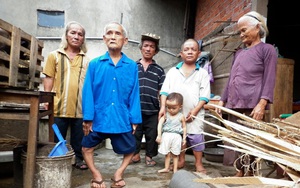 Gia đình có 7 người lùn kỳ lạ nhất Việt Nam