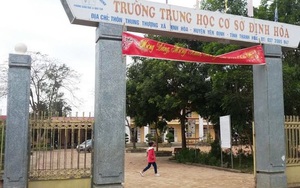 Khiển trách thầy giáo đánh học sinh phải bó bột