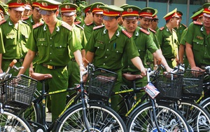 TPHCM: Cảnh sát khu vực đi làm bằng xe đạp
