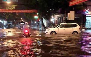 TP Phủ Lý ngập sâu sau cơn mưa đầu mùa