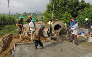 Ăn chia tiền làm đường, chủ tịch xã bị cách chức