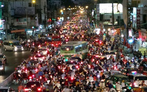 Người dân về quê nghỉ Tết Dương lịch, giao thông Sài Gòn ùn ứ kéo dài