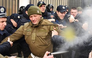 Kiev sẵn sàng “phá nát quan hệ” với Moscow