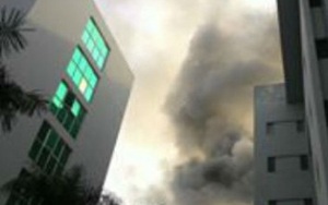 Cháy kinh hoàng ở tòa nhà Toyota Mỹ Đình, có người kẹt thang máy