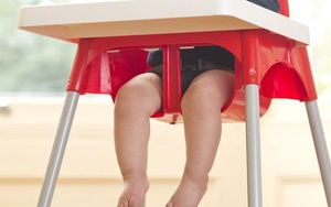 Bà mẹ tuổi teen vô tâm khiến con chết tức tưởi trên ghế ngồi
