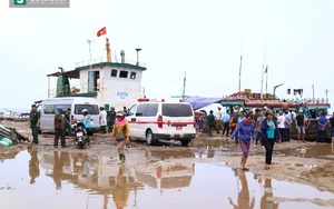 Chìm tàu chở hàng chục người ở Quảng Trị, ít nhất 1 nạn nhân tử vong