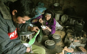 Bữa cơm chan ruốc mắm mặn chát ngày Tết của 3 mảnh đời cơ cực