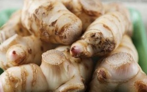 Chữa hắc lào, sốt rét, phong thấp: Chỉ cần một củ riềng