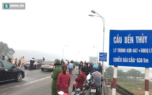 Cả trăm người tiếp tục dùng ô tô dàn hàng chặn xe qua cầu Bến Thuỷ