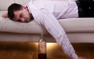 Điều gì xảy ra nếu bạn uống rượu trước giờ đi ngủ?